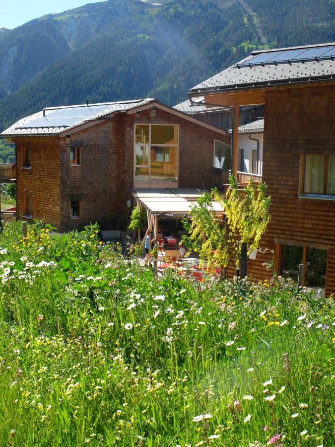 Berglandhof Hotel Ernen エクステリア 写真
